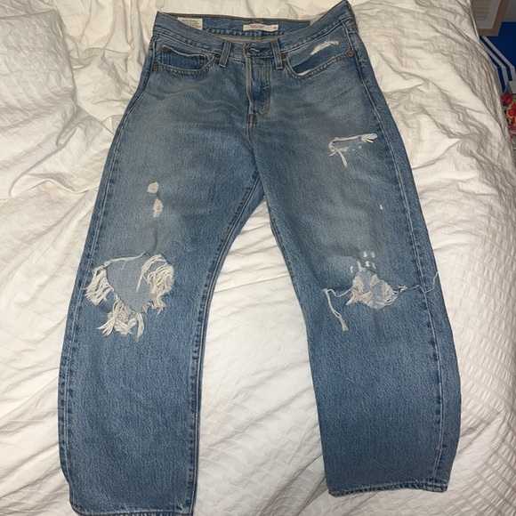 Levi’s Wedgie Fit - barely worn - Picture 2 of 6